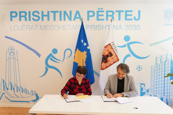 Rrjeti i Grave të Kosovës ka nënshkruar një marrëveshje bashkëpunimi me Komunën e Prishtinës